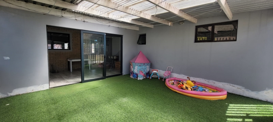 3 Bedroom Property for Sale in Levallia Western Cape